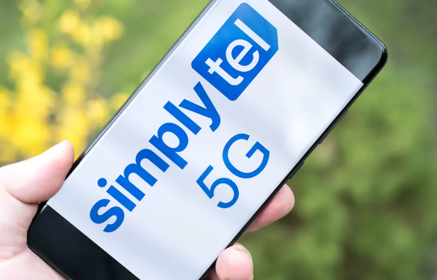 Simplytel mit 5G am Handy (Illustration)