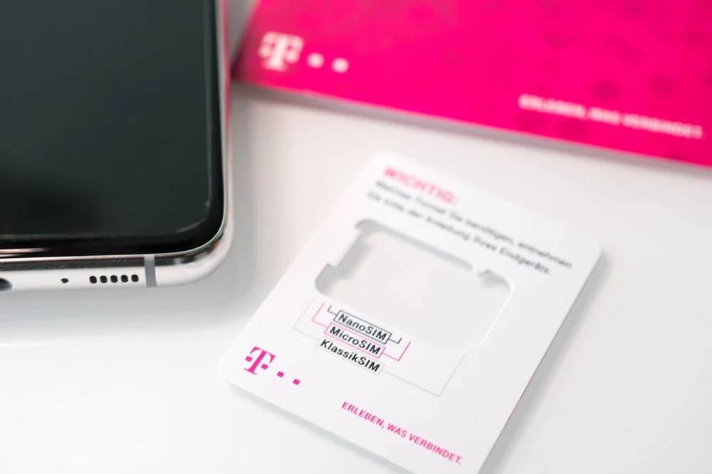 Prepaid Starterset mit SIM-Kartenträger von der Telekom
